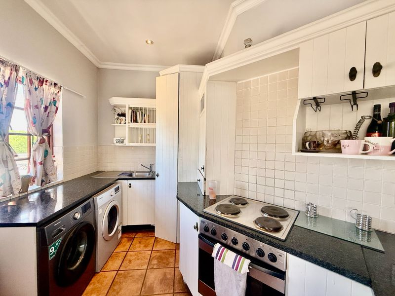 Modern Top-Floor Apartment with Stunning Hartbeespoort Views - Photo 7