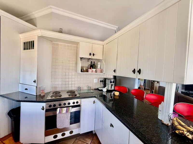 Modern Top-Floor Apartment with Stunning Hartbeespoort Views - Photo 6
