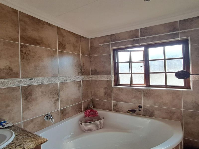 3 Bed House in Noordwyk for Sale - Photo 7