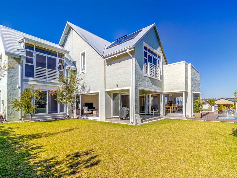impressive Family Home for Sale in Waterfall Country Estate - Photo 3