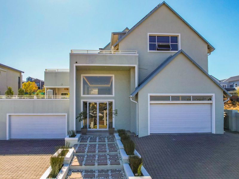 impressive Family Home for Sale in Waterfall Country Estate - Photo 4