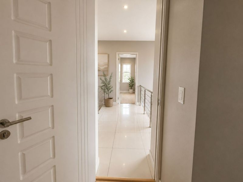 A Stunning 3 bedroom 3.5 bathroom for sale in Houghton - Photo 6