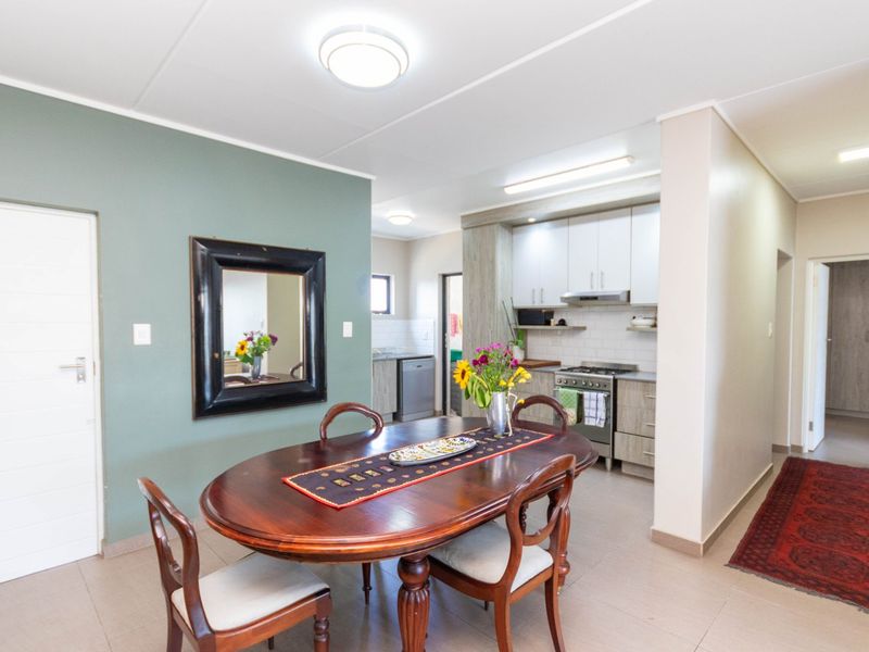MODERN 2 BEDROOM 2 BATHROOM APARTMENT IN KYALAMI - Photo 4