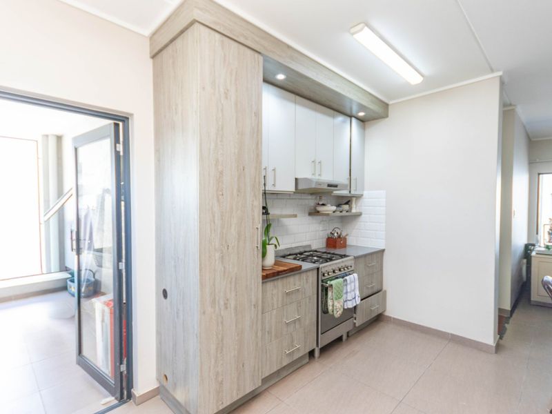 MODERN 2 BEDROOM 2 BATHROOM APARTMENT IN KYALAMI - Photo 7