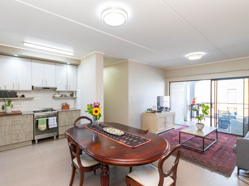 MODERN 2 BEDROOM 2 BATHROOM APARTMENT IN KYALAMI - Photo 2