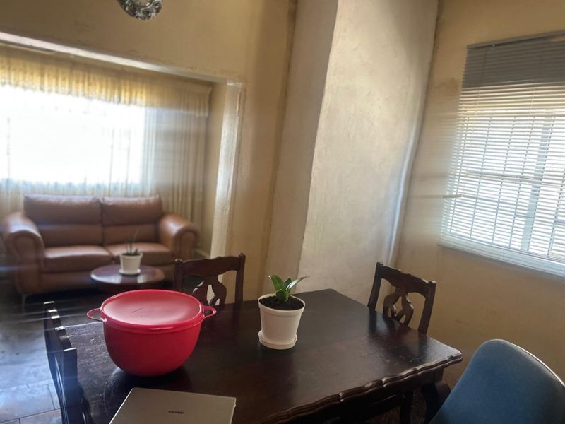 Spacious 2 Bedroom Family Home with Cottage & Beautiful Garden - Photo 9