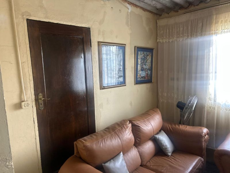 Spacious 2 Bedroom Family Home with Cottage & Beautiful Garden - Photo 8