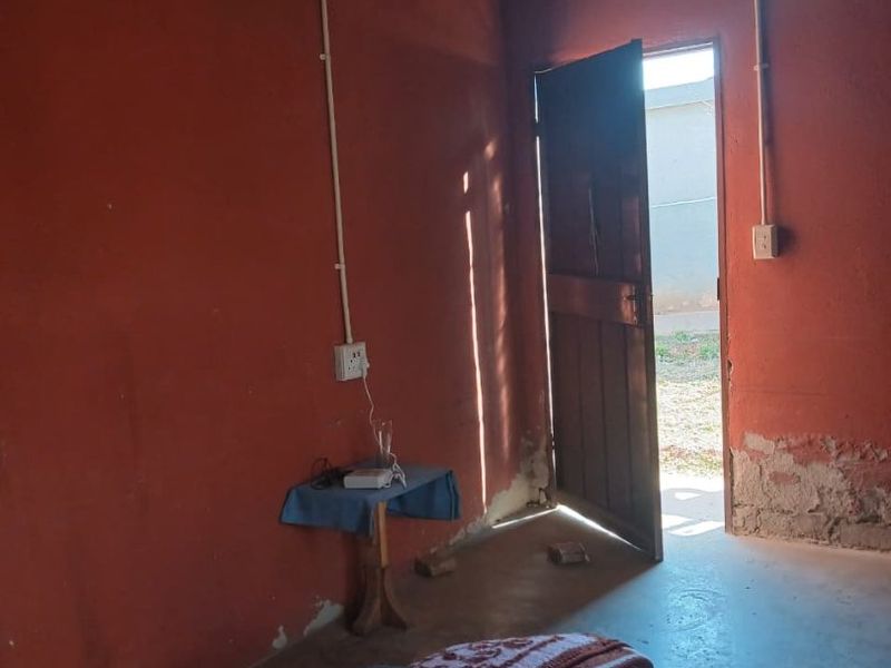 HOUSE FOR SALE IN ETWATWA  - Photo 3