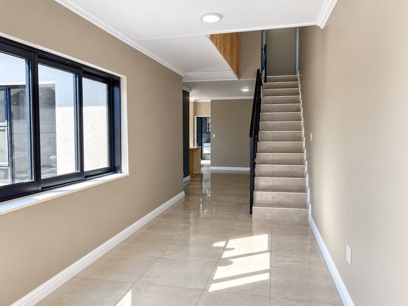 3-BEDROOM | 2-BATHROOM | ALL COSTS INCLUSIVE | WATERFALL MANOR, GLEN AUSTIN - Photo 2