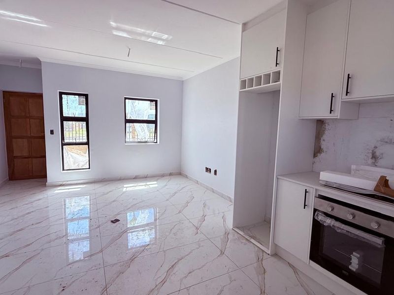Modern 2 Bedroom Apartments for Sale in Epping Near Grand West Prices from R995,000 to R1,150,000 - Photo 5