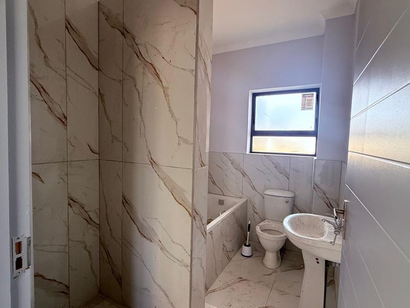 Modern 2 Bedroom Apartments for Sale in Epping Near Grand West Prices from R995,000 to R1,150,000 - Photo 10