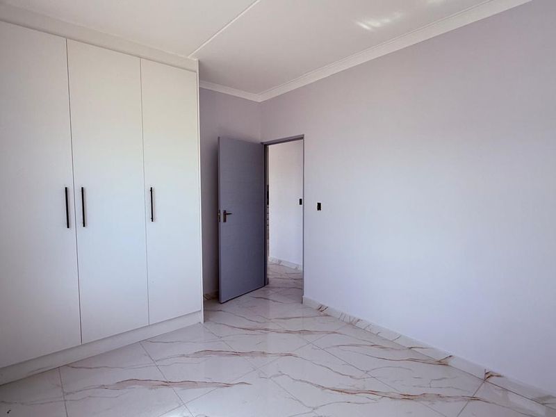 Modern 2 Bedroom Apartments for Sale in Epping Near Grand West Prices from R995,000 to R1,150,000 - Photo 6