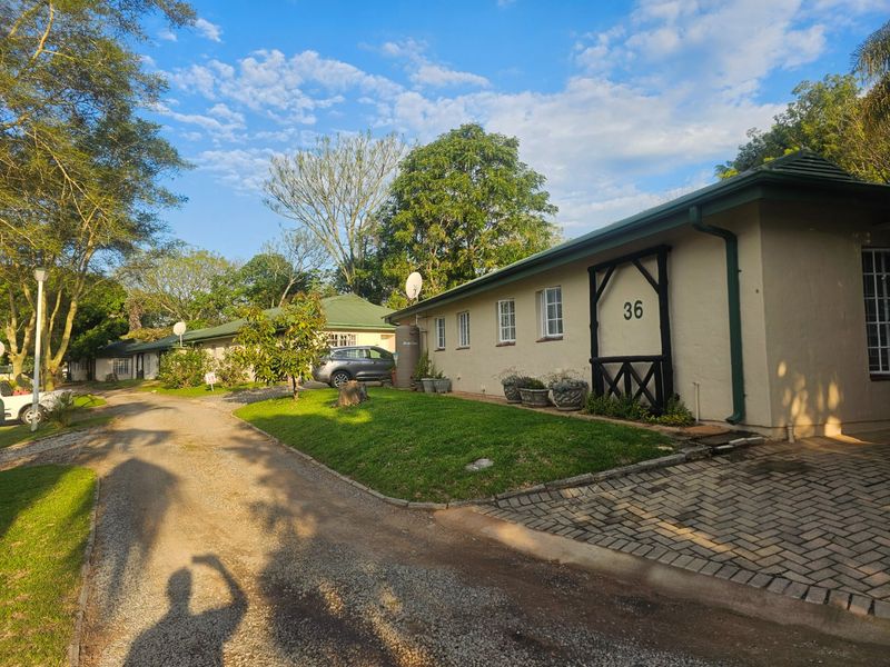 Gorgeous Home Lock Up And Goin Safe Complex - Photo 9