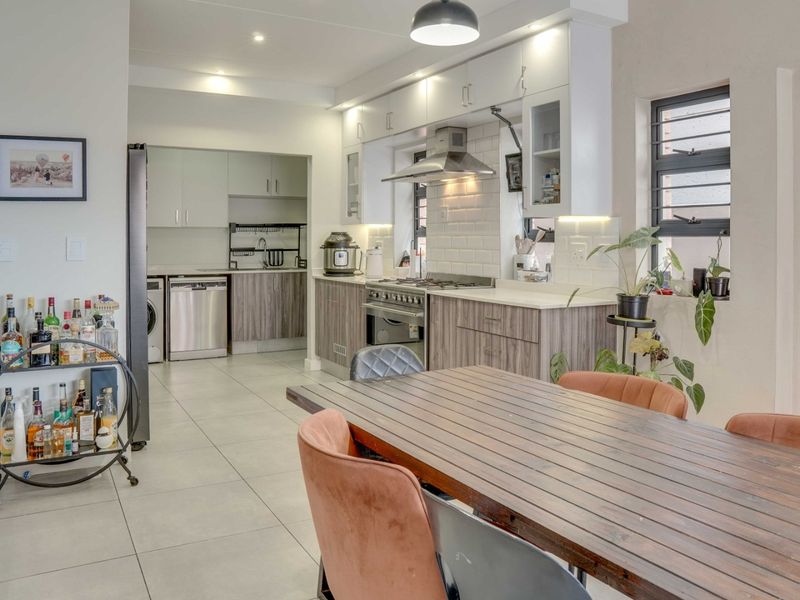 Enjoy a secure, convenient and family-focused lifestyle in this 4 bedroom home in one of Kyalami's established residential areas. - Photo 6