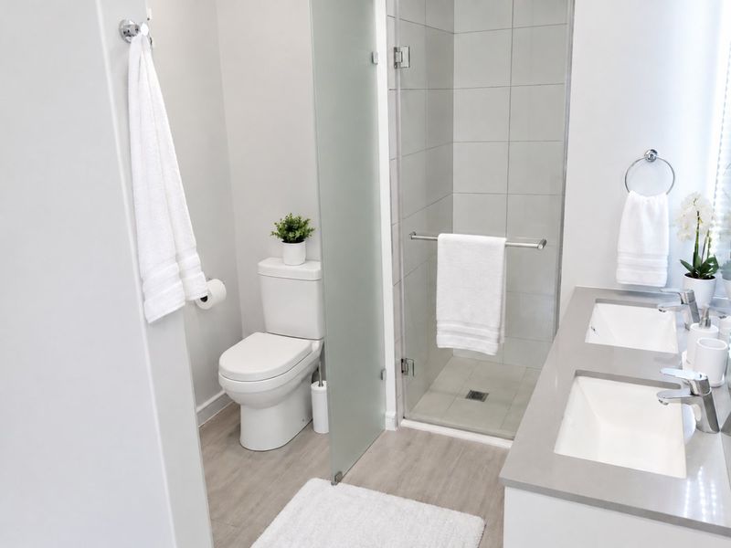 STYLISH 2-BEDROOM 2 BATHROOM APARTMENT IN ROSEBANK - Photo 8