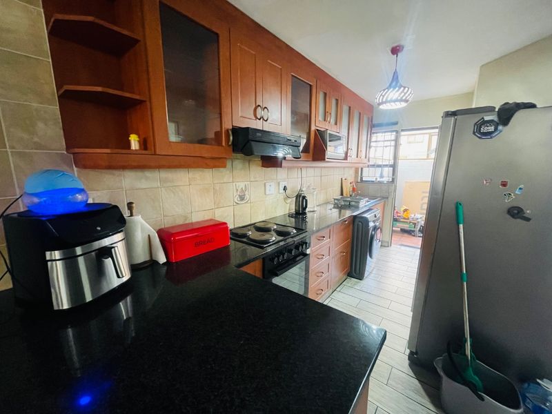 2 Bed Town house in Waterval Park for Sale - Photo 6
