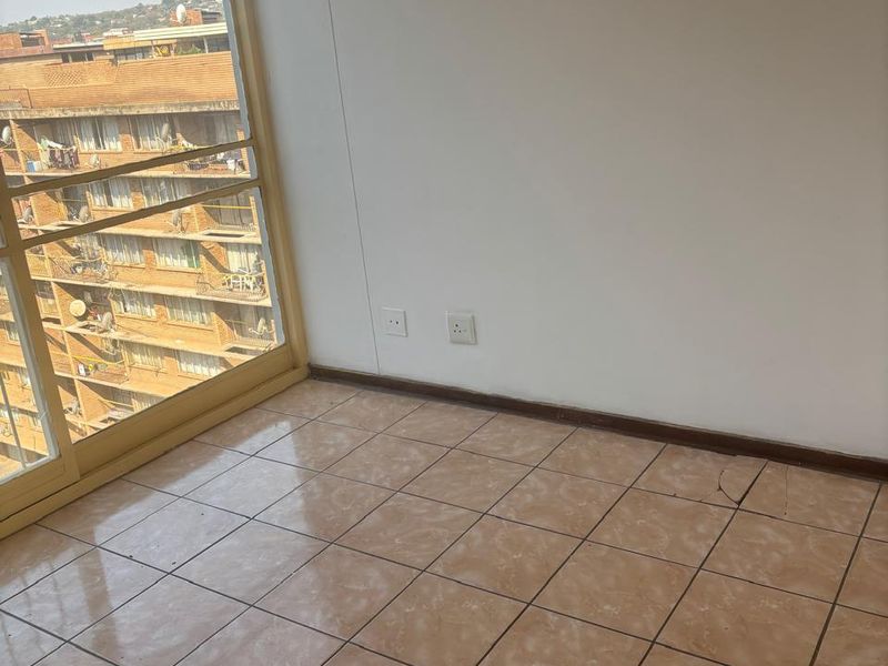 1-Bedroom Apartment for Sale in Pretoria Central - Photo 3