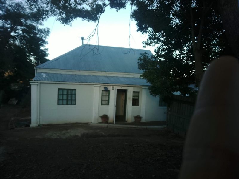 Charming 3-Bedroom Home in the Heart of Grabouw - Photo 2
