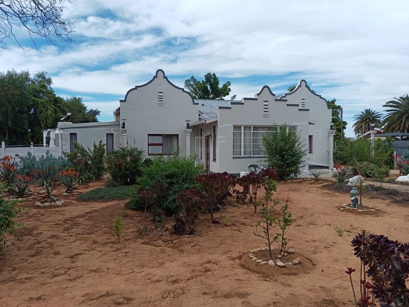 Charming Farm-Style Home for Sale Oudtshoorn - Photo 3