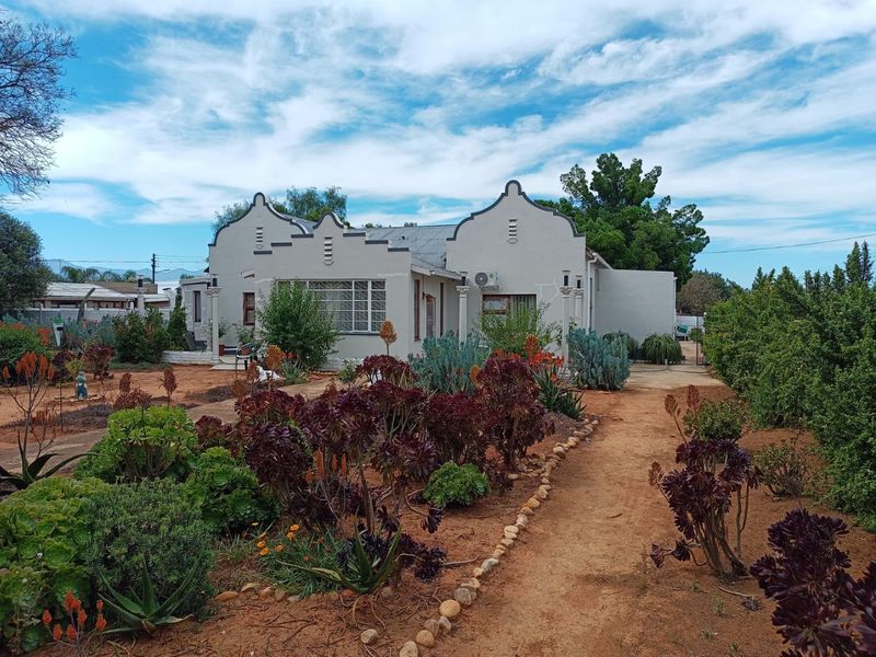 Charming Farm-Style Home for Sale Oudtshoorn - Photo 2