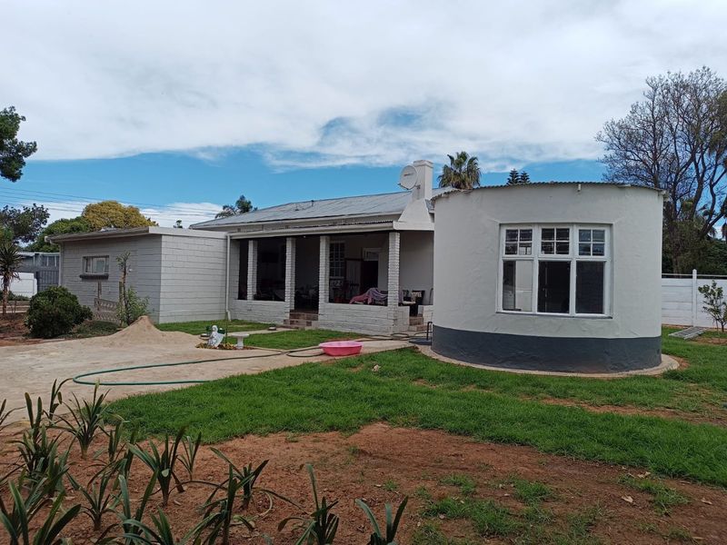 Charming Farm-Style Home for Sale Oudtshoorn - Photo 4