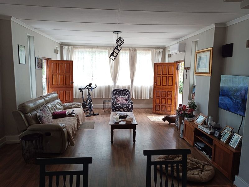 Charming Farm-Style Home for Sale Oudtshoorn - Photo 10