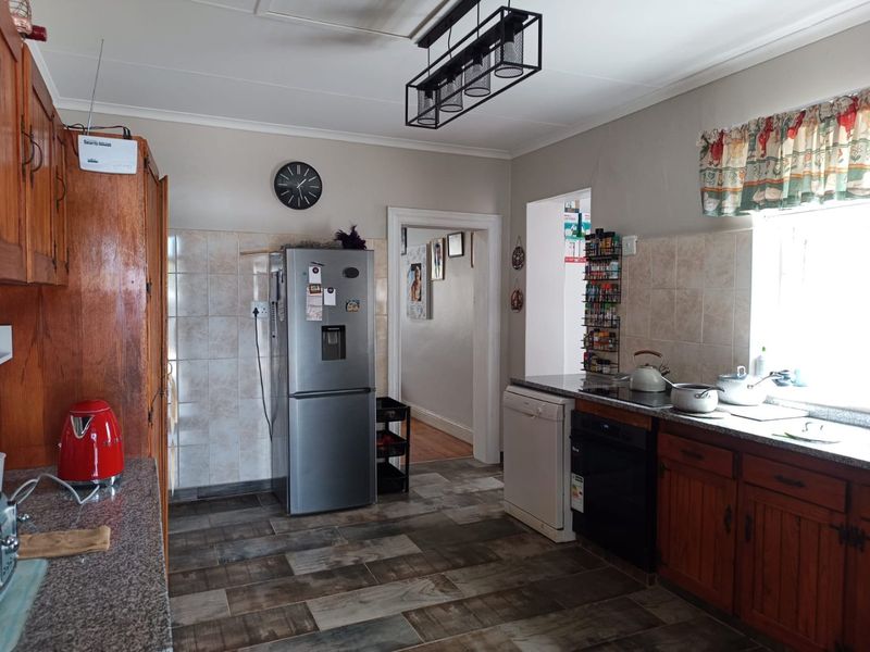 Charming Farm-Style Home for Sale Oudtshoorn - Photo 9