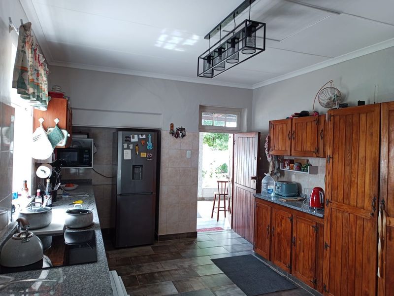 Charming Farm-Style Home for Sale Oudtshoorn - Photo 8