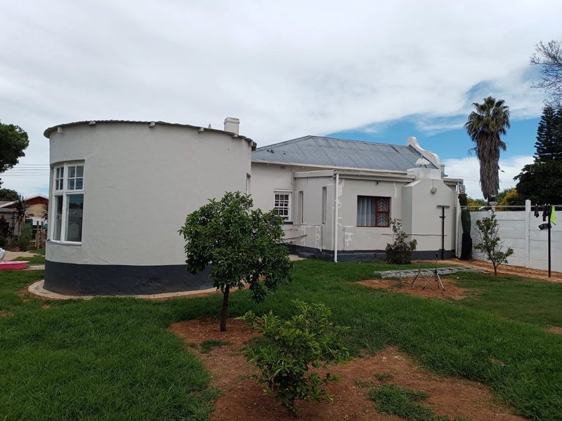 Charming Farm-Style Home for Sale Oudtshoorn - Photo 5