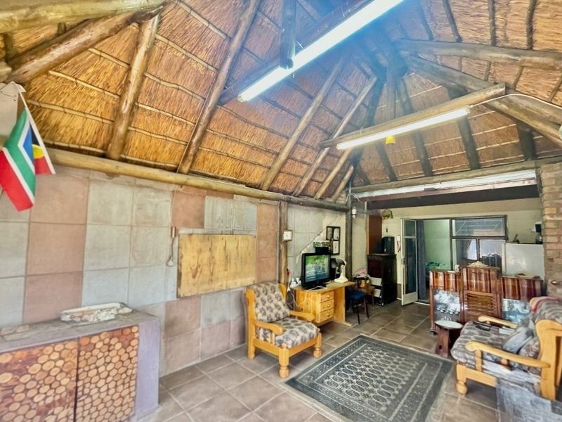 3-Bedroom Home with Flatlet and Entertainment Lapa! - Photo 4