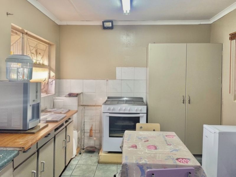3-Bedroom Home with Flatlet and Entertainment Lapa! - Photo 7