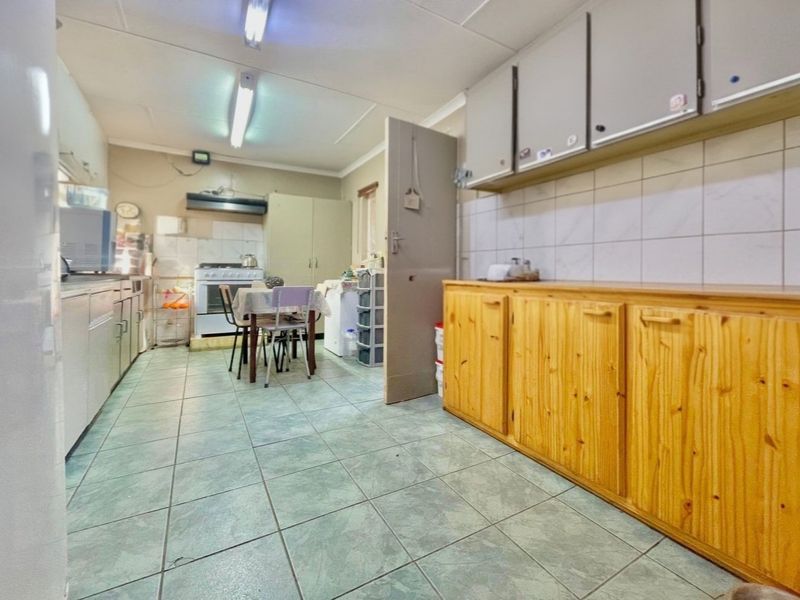 3-Bedroom Home with Flatlet and Entertainment Lapa! - Photo 6