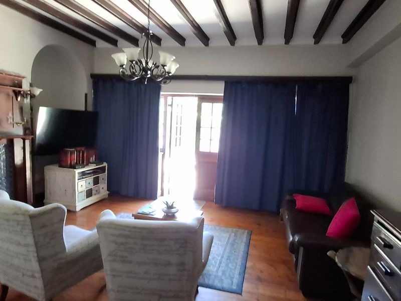 Premium Eastcliff GUESTHOUSE with Excellent Income - Photo 9