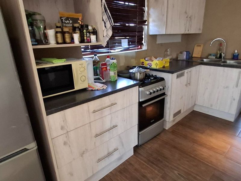 Premium Eastcliff GUESTHOUSE with Excellent Income - Photo 8