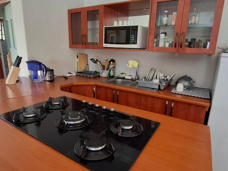 Premium Eastcliff GUESTHOUSE with Excellent Income - Photo 10