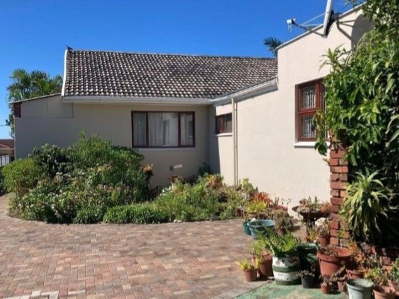 Amalinda is offering this immaculate property for sale  - Photo 2