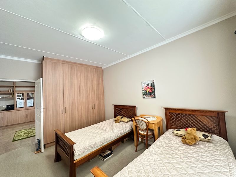 Family Holiday Home in Diaz Beach, Mossel Bay - Photo 6