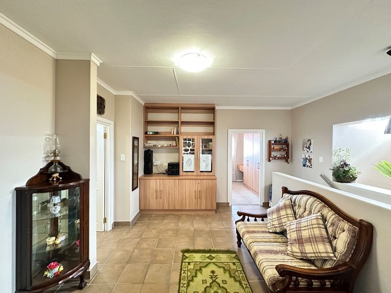 Family Holiday Home in Diaz Beach, Mossel Bay - Photo 3