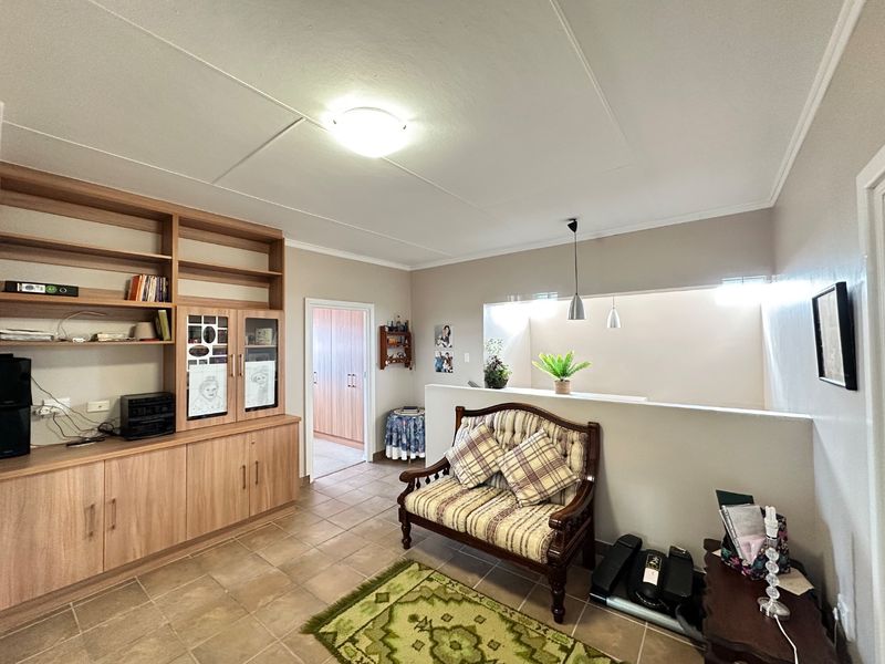 Family Holiday Home in Diaz Beach, Mossel Bay - Photo 4