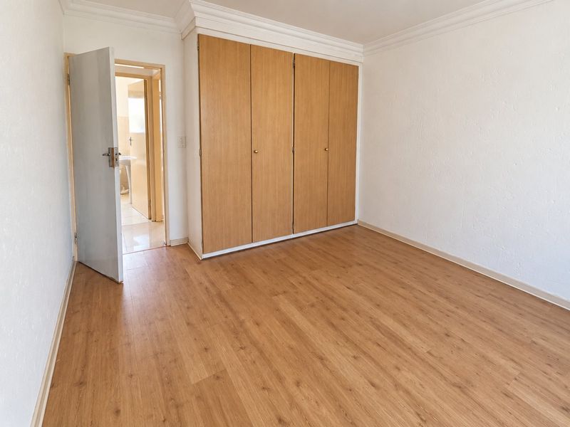 SECURE AND COMFORTABLE SIMPLEX LIVING IN A COMPLEX - Photo 9