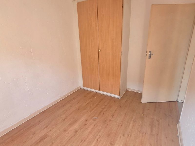 SECURE AND COMFORTABLE SIMPLEX LIVING IN A COMPLEX - Photo 8