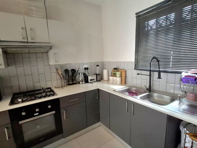  3 Bedroom 2 Bathroom groundfloor apartment - Photo 10
