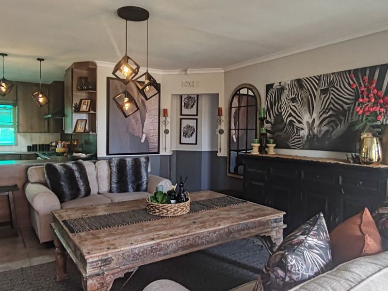 Spacious Heiderand Family Home with Pool and Flexible Braai Area - Photo 6