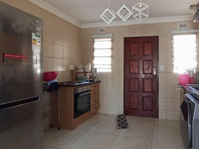 3 bedrooms house for SALE IN CLAYVILLE – R1,330,000! - Photo 5