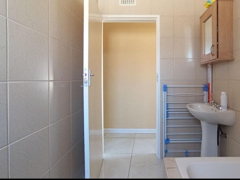 3 bedrooms house for SALE IN CLAYVILLE – R1,330,000! - Photo 9