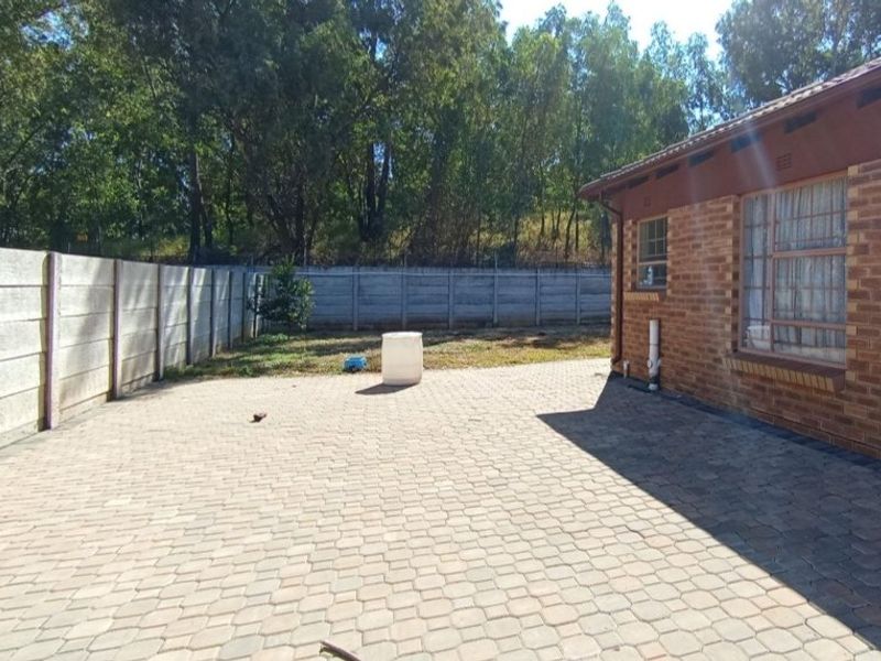 3 bedrooms house for SALE IN CLAYVILLE – R1,330,000! - Photo 2