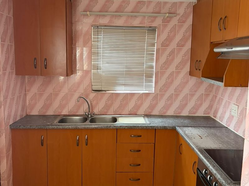 3 bedroom house for sale in NU7 - Photo 8