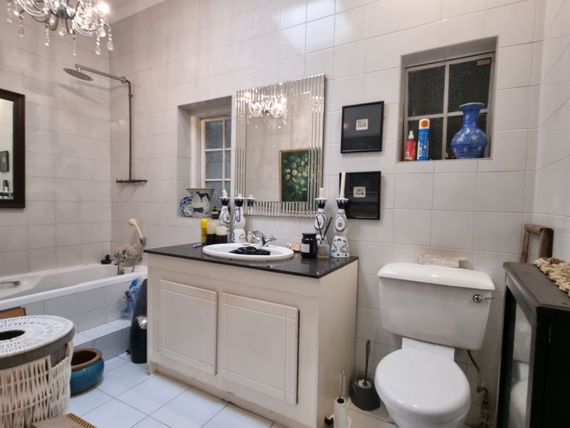 Fully Furnished 1 Bedroom House - Photo 9
