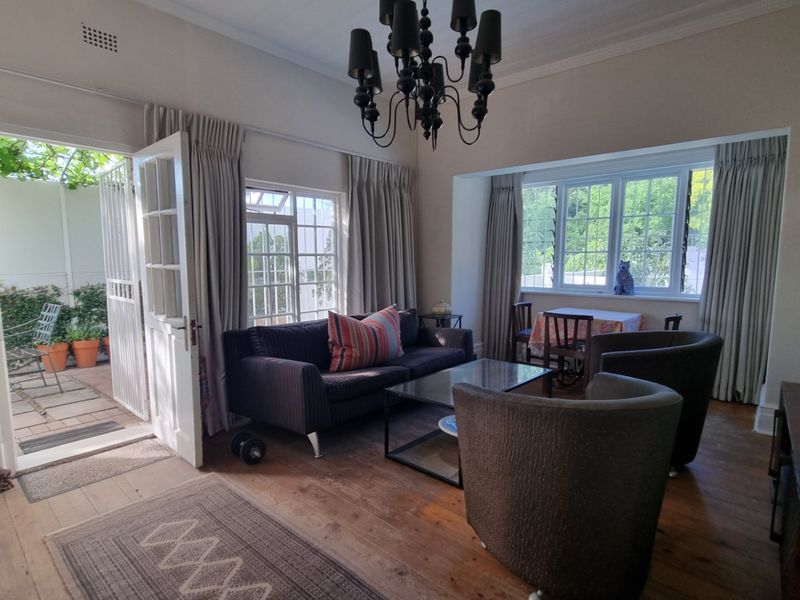 Fully Furnished 1 Bedroom House - Photo 2