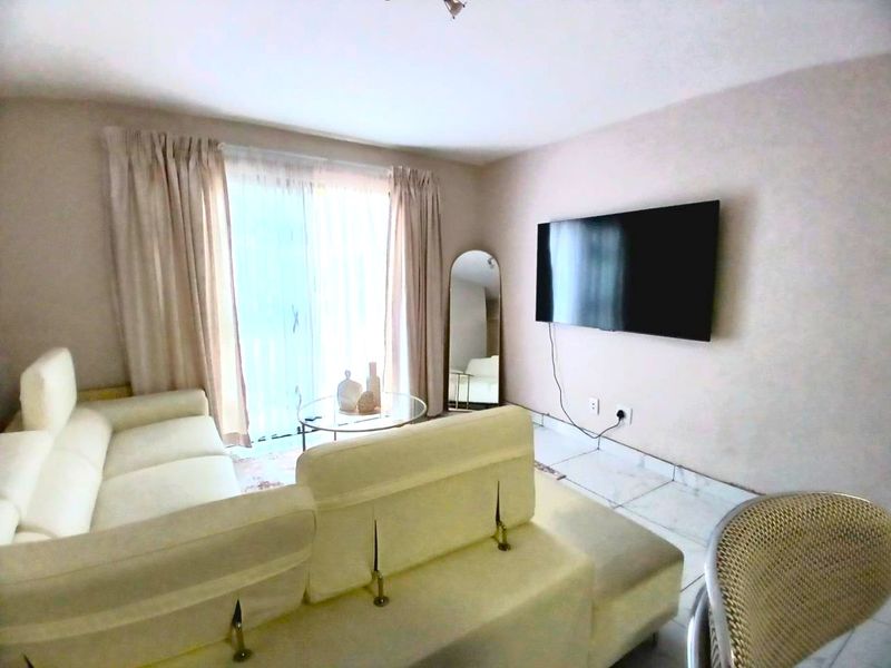 2 BEDROOM APARTMENT FOR SALE IN SUNNYRIDGE - Photo 3